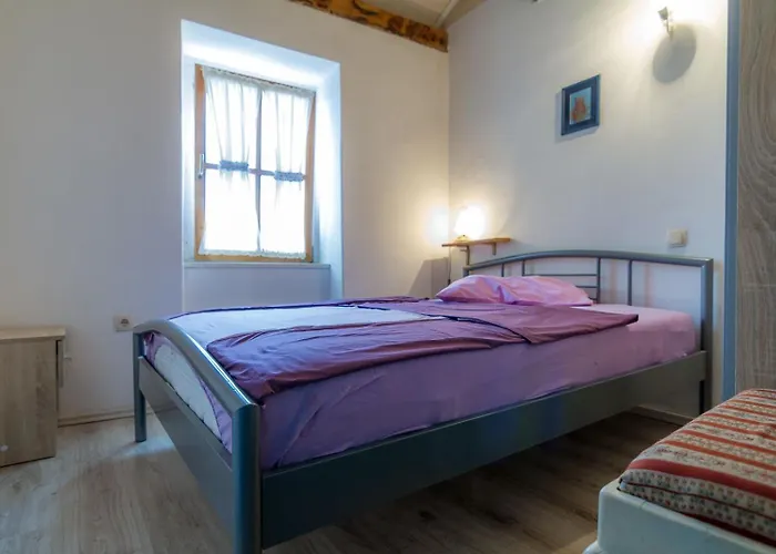 House Andeli Banjol
